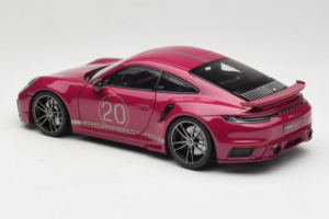 Porsche 911 992 Turbo S Coupe Sport Design Rot Minichamps 1:18 113069075 Metall – Bild 7 von 8
