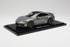 Porsche 911 Turbo S 992 Silver Bamboo Chromaflire With Display Case Spark 1:18 WAP0219100RTSS Resin – Bild 2 von 7