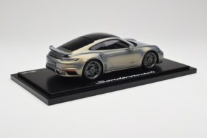 Porsche 911 Turbo S 992 Silver Bamboo Chromaflire With Display Case Spark 1:18 WAP0219100RTSS Resin – Bild 3 von 7