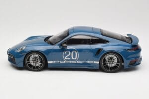 Porsche 911 992 Turbo S Sport Design Package Gentian Blue Metallic Minichamps 1:18 155069170 Metall – Bild 3 von 6
