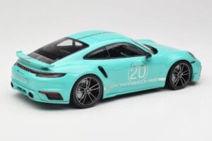 Porsche 911 992 Turbo S Sport Design Package Racing Green Minichamps 1:18 155069175 Metall – Bild 2 von 6