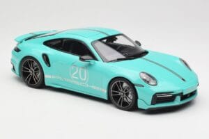 Porsche 911 992 Turbo S Sport Design Package Racing Green Minichamps 1:18 155069175 Metall – Bild 4 von 6