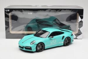 Porsche 911 992 Turbo S Sport Design Package Racing Green Minichamps 1:18 155069175 Metall – Bild 6 von 6