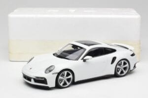 Porsche 911 992 Turbo S Weiss Concept Minichamps 1:18 WAP0211620CNP Metall – Bild 6 von 6