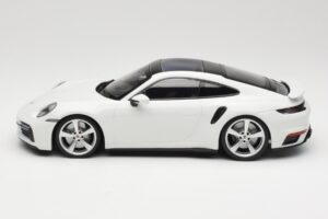 Porsche 911 Turbo S 992 Weiss Minichamps 1:18 WAP0211620RTRB Metall – Bild 3 von 6