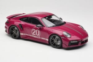 Porsche 911 992 Turbo S mit Sport Design Package Rot Minichamps 1:18 155069172 Metall – Bild 4 von 6