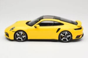 Porsche 911 992 Turbo S Gelb Minichamps 1:18 155069071 Metall – Bild 3 von 6