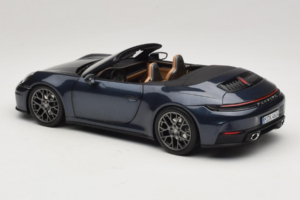 Porsche 911 992.2 Carrera Cabriolet Yachting Blue Norev 1:18 187180 Metall – Bild 7 von 8