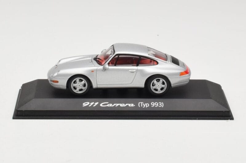 Porsche 911 993 Carrera Silber Minichamps 1:43 WAP02003597 Metall