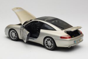 Porsche 911 996 Carrera 4S Silber Maisto 1:18 WAP02102212 Metall – Bild 5 von 8