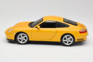 Porsche 911 996 Carrera 4S Gelb Maisto 1:18 WAP02101610 Metall – Bild 4 von 8