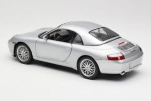 Porsche 911 996 Carrera Cabriolet Silber Hot Wheels 1:18 213595 Metall – Bild 7 von 8