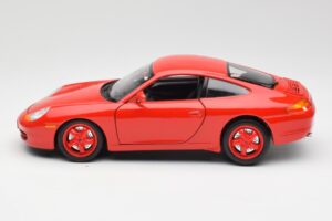 Porsche 911 996 Carrera Rot Limitierte Auflage Bburago 1:18 3385-M1 Metall – Bild 4 von 8