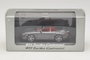 Porsche 911 997 Turbo Cabriolet Grey Metallic Minichamps 1:43 WAP02015218 Metall – Bild 4 von 4