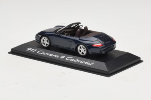 Porsche 911 997 Carrera 4 Cabriolet Dunkelblau Minichamps 1:43 WAP02015216-R1 Metall – Bild 3 von 4
