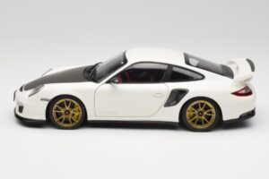 Porsche 911 997 GT2 RS Weiss & Gold Felgen Minichamps 1:18 100069406 Metall – Bild 4 von 8