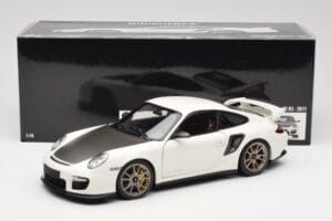 Porsche 911 997 GT2 RS Weiss Minichamps 1:18 100069400 Metall – Bild 8 von 8