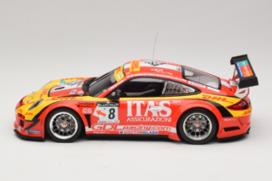 Porsche 911 997 GT3 R #8 De Lorenzi Racing De Lorenzi 24 Hours of Spa 2011 Minichamps 1:18 151118918 Metall – Bild 3 von 6