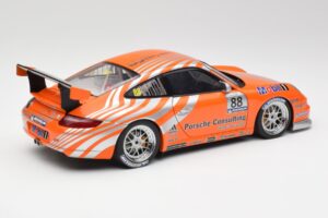 Porsche 911 997 GT3 R #88 Porsche Consulting 2005 AUTOart 1:18 77821 Metall – Bild 3 von 8