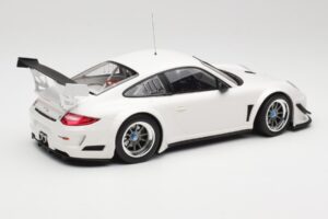 Porsche 911 997 GT3 R Street Weiss Minichamps 1:18 151108900 Metall – Bild 2 von 6