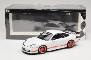 Porsche 911 996 GT3 RS Weiss Roter Streifen Minichamps 1:18 155062020 Metall – Bild 6 von 6
