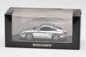 Porsche 911 997 Turbo Chrome Silver Minichamps 1:43 WAP02060816-R Metall – Bild 5 von 5