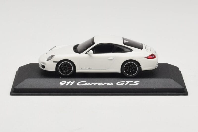 Porsche 911 997.2 Carrera GTS Weiss Minichamps 1:43 Porsche 911 997.2 Carrera GTS Weiss Minichamps 1:43 WAP0200200B Metall