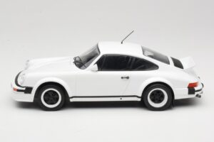 Porsche 911 SC GT Race Version IXO 1:18 18CMC007 Metall – Bild 3 von 6