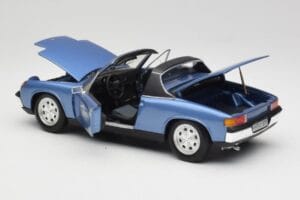Porsche 914 Blau Revell 1:18 08975 Metall – Bild 5 von 8
