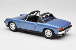 Porsche 914 Blau Revell 1:18 08975 Metall – Bild 7 von 8
