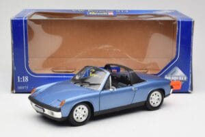 Porsche 914 Blau Revell 1:18 08975 Metall – Bild 8 von 8