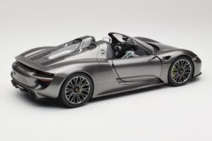 Porsche 918 Spyder Liquid Metal Silber Minichamps 1:18 110062430 Metall – Bild 3 von 8