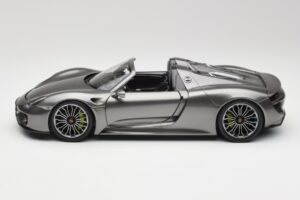 Porsche 918 Spyder Liquid Metal Silber Minichamps 1:18 110062430 Metall – Bild 4 von 8