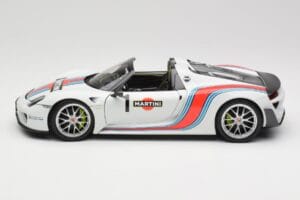 Porsche 918 Spyder Weissach Package Martini Minichamps 1:18 110062440 Metall – Bild 4 von 8