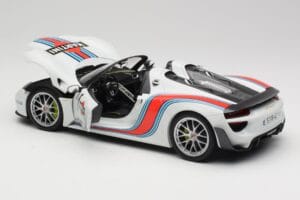 Porsche 918 Spyder Weissach Package Martini Minichamps 1:18 110062440 Metall – Bild 5 von 8
