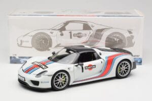 Porsche 918 Spyder Weissach Package Martini Minichamps 1:18 110062440 Metall – Bild 8 von 8