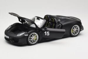 Porsche 918 Spyder Weissach Package Matt Black Minichamps 1:18 110062444 Metall – Bild 2 von 8