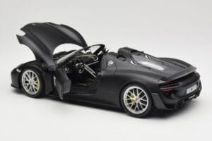 Porsche 918 Spyder Weissach Package Matt Black Minichamps 1:18 110062444 Metall – Bild 5 von 8