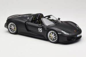 Porsche 918 Spyder Weissach Package Matt Black Minichamps 1:18 110062444 Metall – Bild 6 von 8