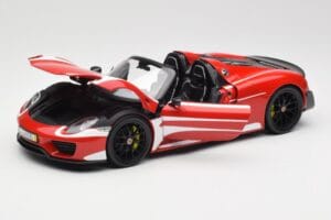 Porsche 918 Spyder Weissach Package Rot & Weiß Streifen Minichamps 1:18 110062442 Metall – Bild 2 von 9