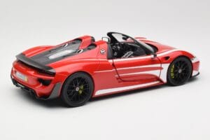 Porsche 918 Spyder Weissach Package Rot & Weiß Streifen Minichamps 1:18 110062442 Metall – Bild 4 von 9