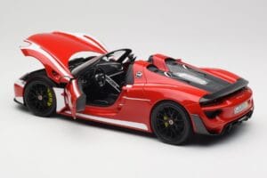 Porsche 918 Spyder Weissach Package Rot & Weiß Streifen Minichamps 1:18 110062442 Metall – Bild 6 von 9