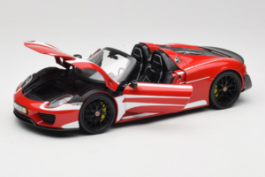 Porsche 918 Spyder Weissach Package Rot Weiss Streifen Minichamps 1:18 110062442-O1 Metall – Bild 2 von 8