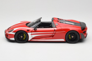 Porsche 918 Spyder Weissach Package Rot Weiss Streifen Minichamps 1:18 110062442-O1 Metall – Bild 4 von 8
