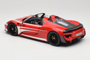 Porsche 918 Spyder Weissach Package Rot Weiss Streifen Minichamps 1:18 110062442-O1 Metall – Bild 7 von 8