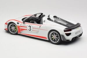 Porsche 918 Spyder Weissach Package Salzburg Minichamps 1:18 110062441 Metall – Bild 7 von 8