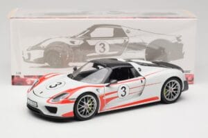 Porsche 918 Spyder Weissach Package Salzburg Minichamps 1:18 110062441 Metall – Bild 8 von 8