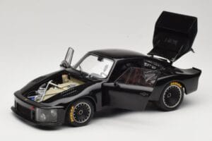 Porsche 935 Turbo Group 5 1976 Exoto 1:18 18101 Metall – Bild 2 von 8