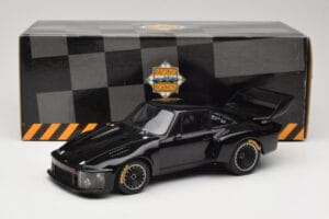 Porsche 935 Turbo Group 5 1976 Exoto 1:18 18101 Metall – Bild 8 von 8