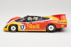 Porsche 962C Group C #17 D. Bell / H-J. Stuck / K. Ludwig 24 Hours of Le Mans 1988 Universal Hobbies 1:18 4704 Metall – Bild 4 von 8
